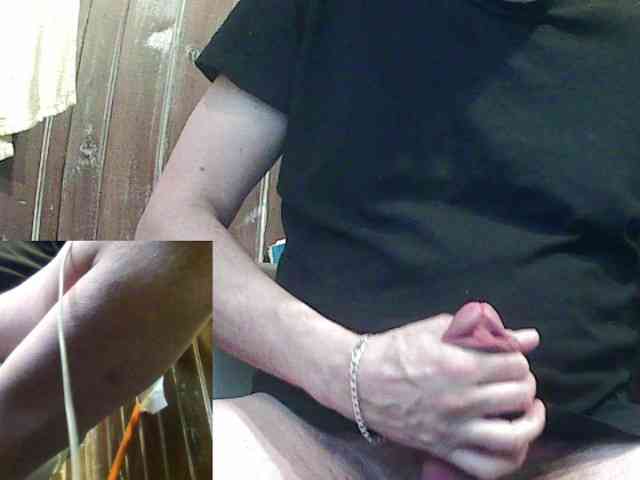 CDNDAD Live Webcam on BongaCams