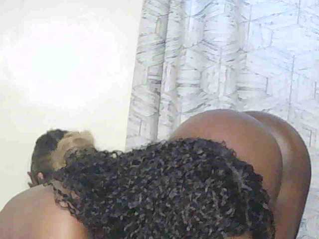 Sandequeen's BongaCams show and profile