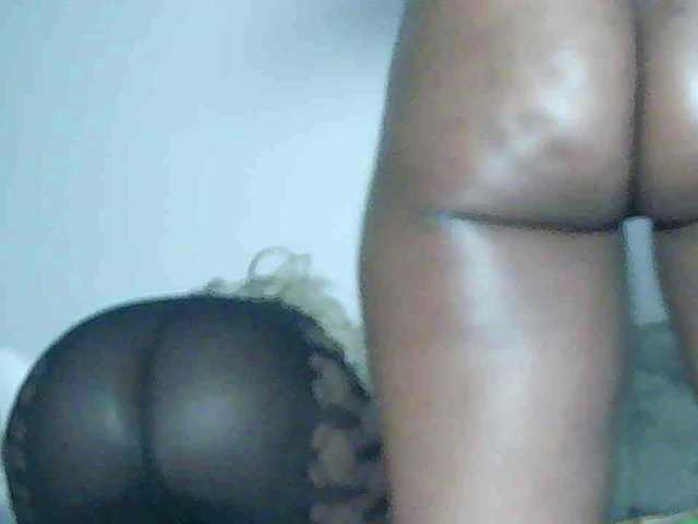 Sandequeen's BongaCams show and profile