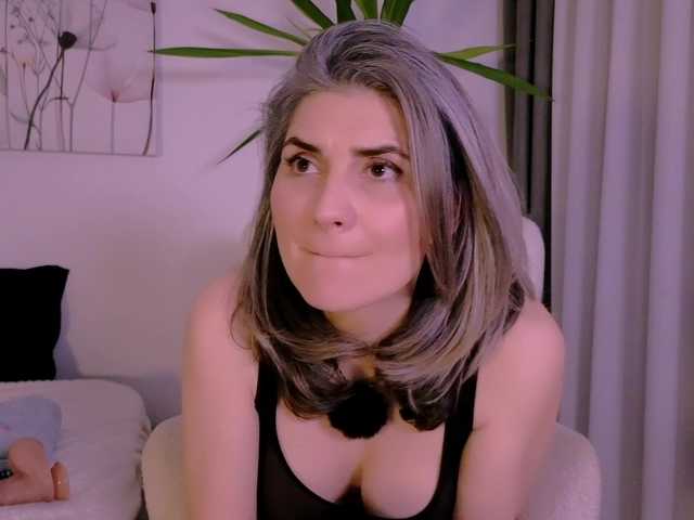 lunagosmile's BongaCams show and profile