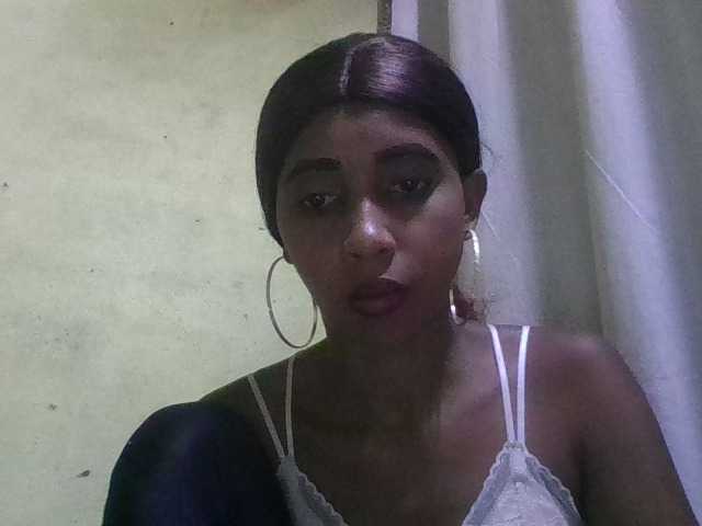 zelioness live sex cam on Showamateur