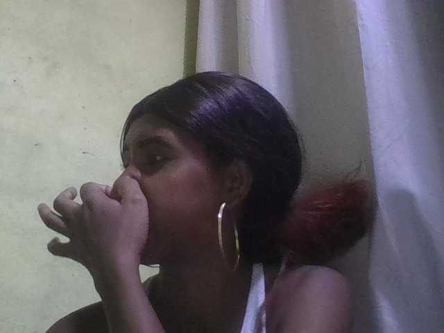 zelioness – webcam model profile photo