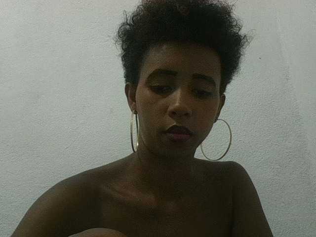 zelioness, une amatrice française avec qui discuter et avoir du sexe