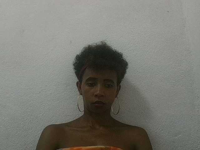 zelioness, une amatrice française avec qui discuter et avoir du sexe