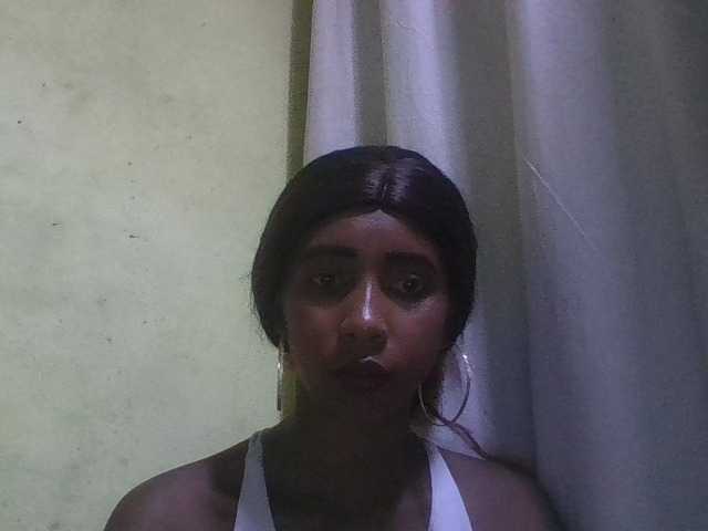 zelioness – webcam model profile photo