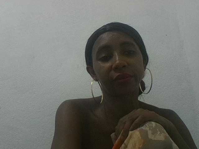 le modèle zelioness est en webcam porno dans un show sur le site bongacams, il possède les tags suivants: Ebony,Brunette,Hairy