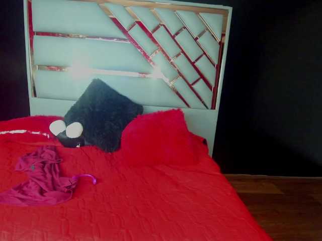 MiaMiller001's BongaCams show and profile