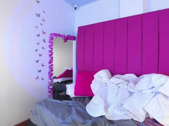 MiaMiller001's BongaCams show and profile