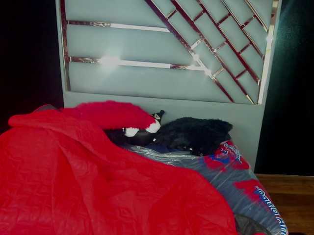 MiaMiller001's BongaCams show and profile