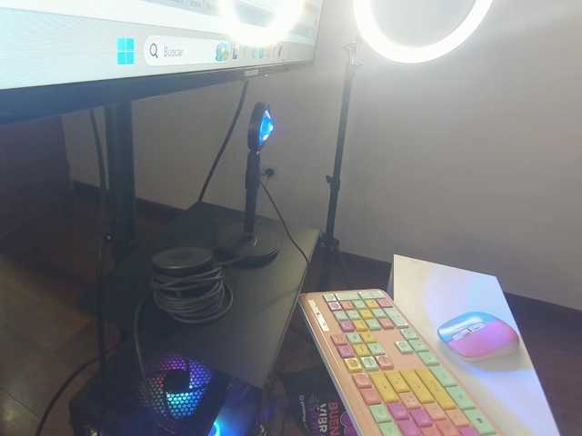 MiaMiller001's BongaCams show and profile