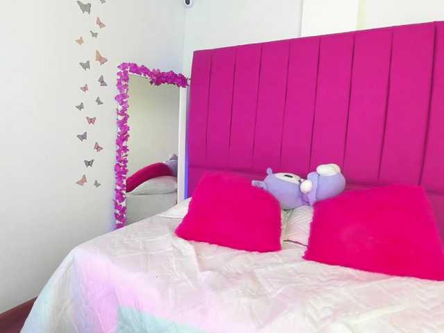 MiaMiller001's BongaCams show and profile