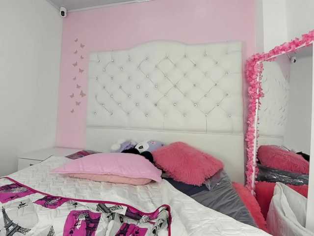 MiaMiller001's BongaCams show and profile