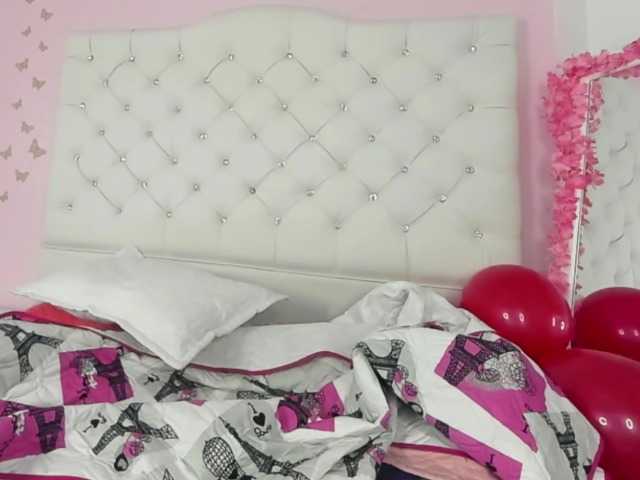 MiaMiller001's BongaCams show and profile