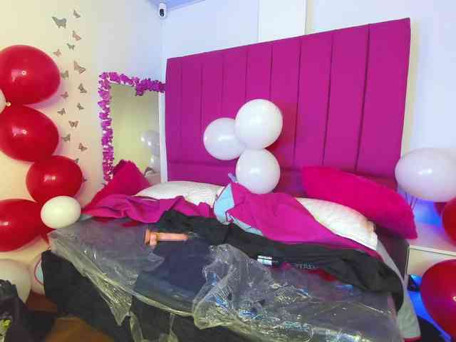 MiaMiller001 Live Webcam on BongaCams