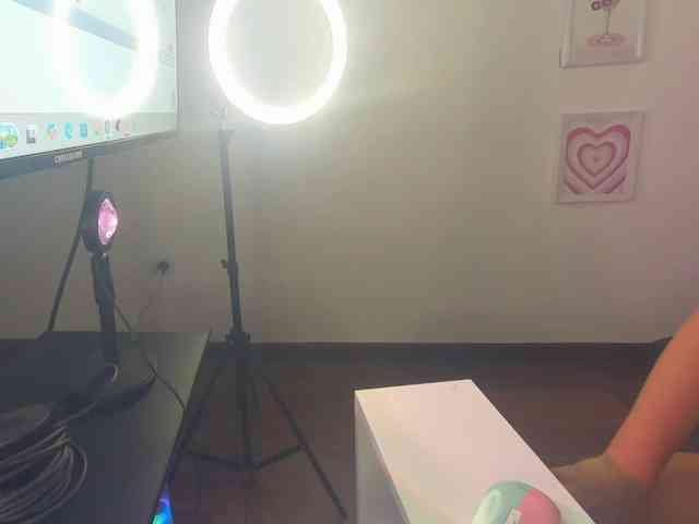 MiaMiller001 MiaMiller001