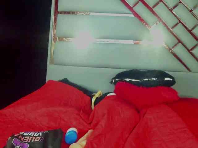 MiaMiller001 Live Webcam on BongaCams