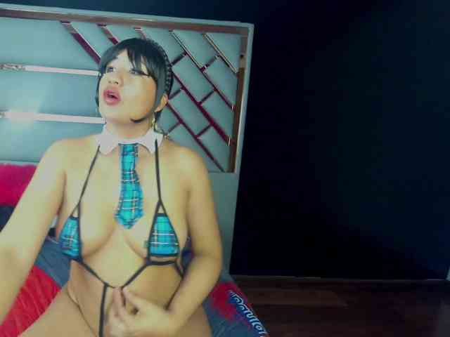 MiaMiller001 Live Webcam on BongaCams