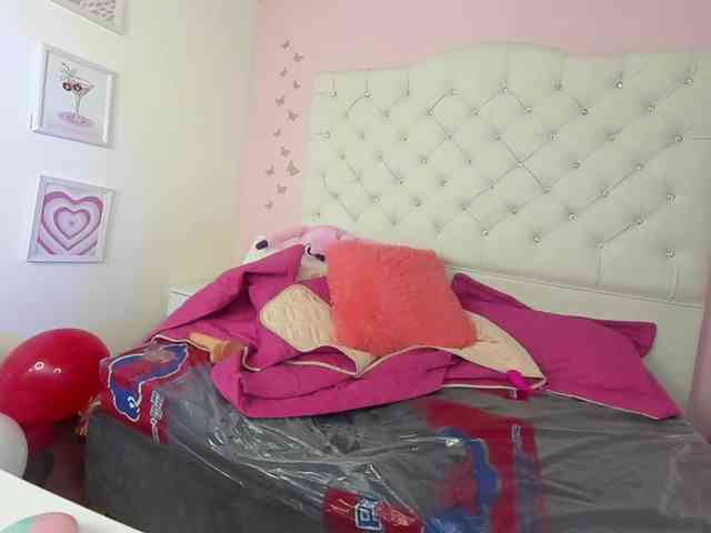 MiaMiller001 MiaMiller001