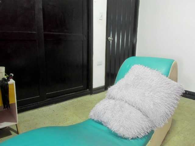 RobertAslhey's BongaCams show and profile