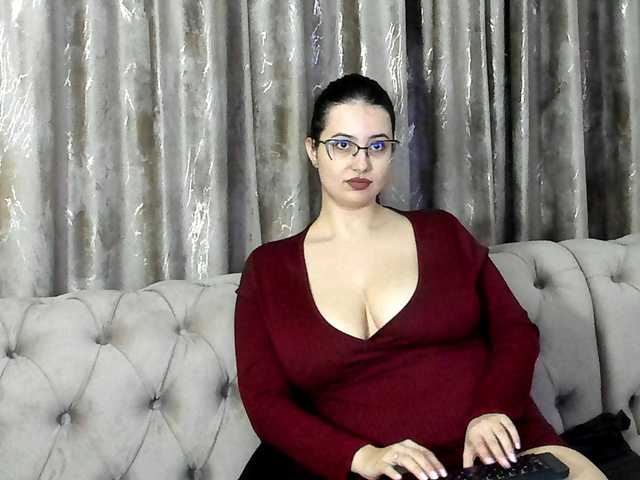 KiraBelluci's BongaCams show and profile