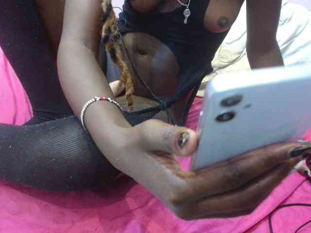 Sexyafricanah001 webcam