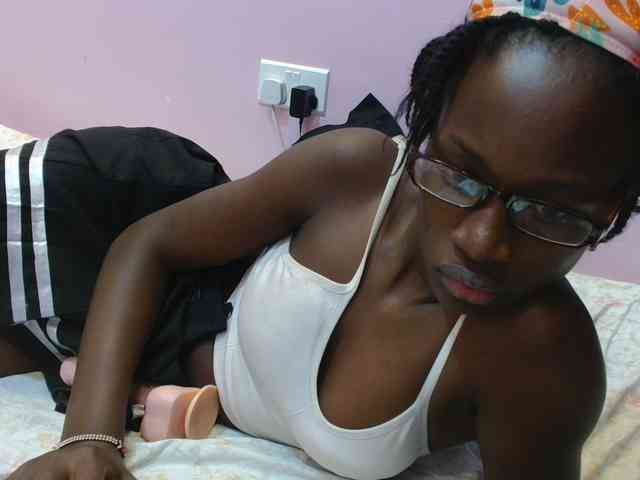 Sexyafricanah001 webcam