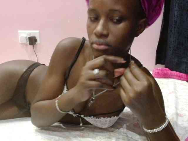 Sexyafricanah001 webcam