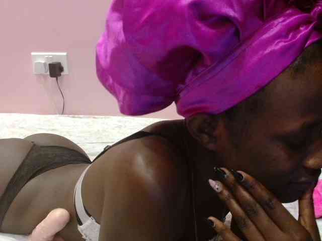 Sexyafricanah001 webcam