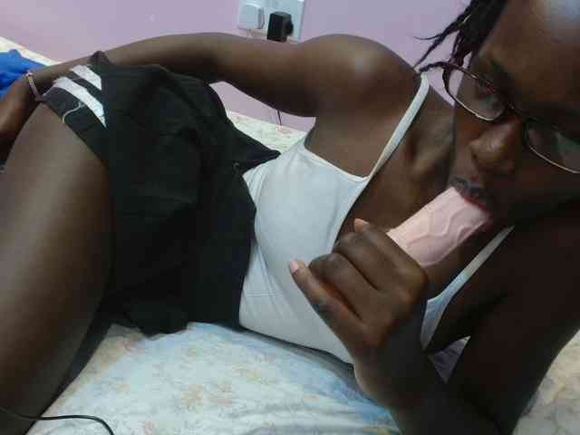 Sexyafricanah001 webcam