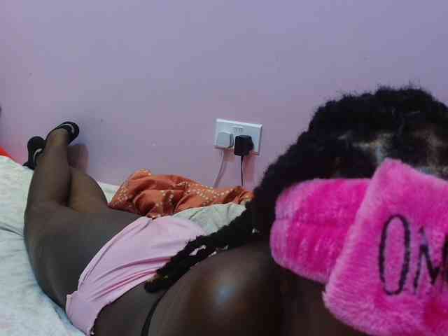 Sexyafricanah001 webcam