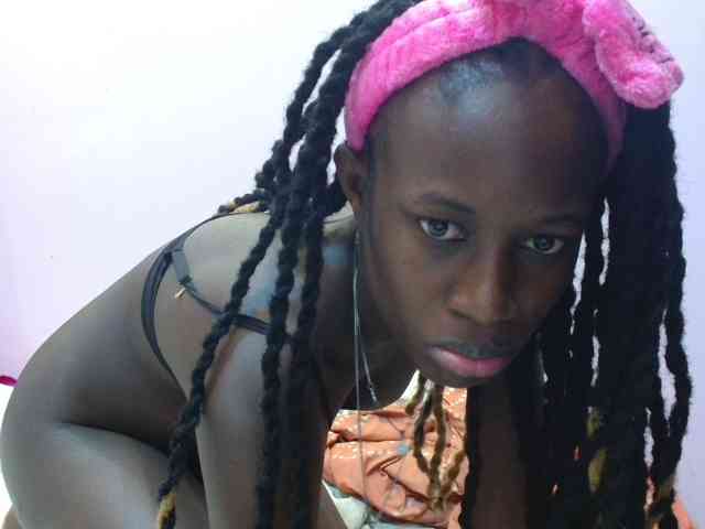 Sexyafricanah001 webcam