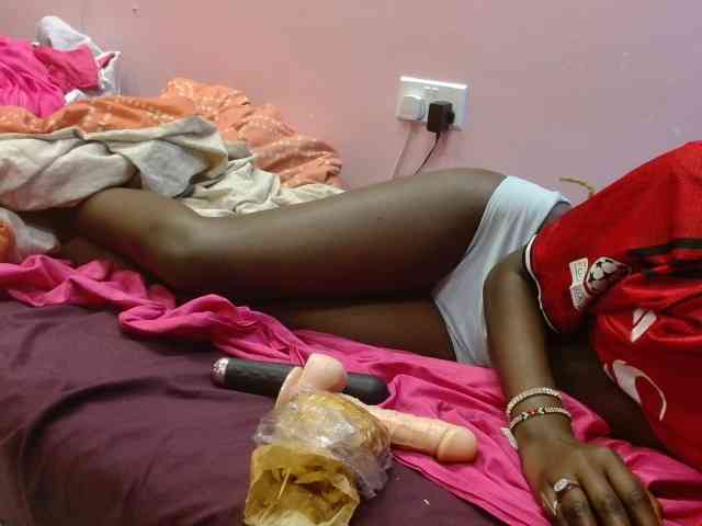 Sexyafricanah001 webcam