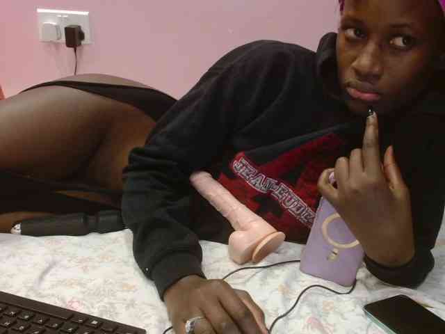 Sexyafricanah001 webcam