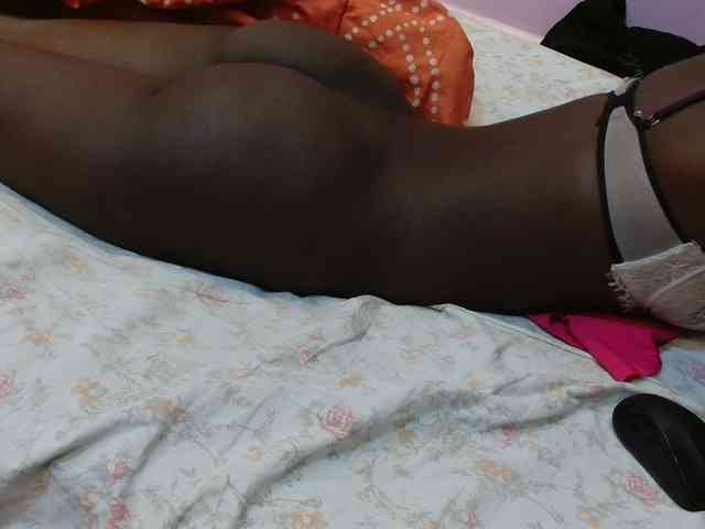 Sexyafricanah001 webcam