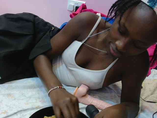 Sexyafricanah001 webcam