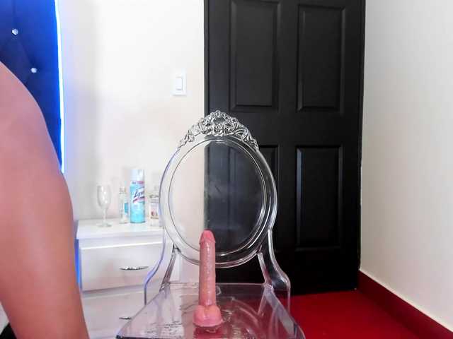 natyxo's BongaCams show and profile