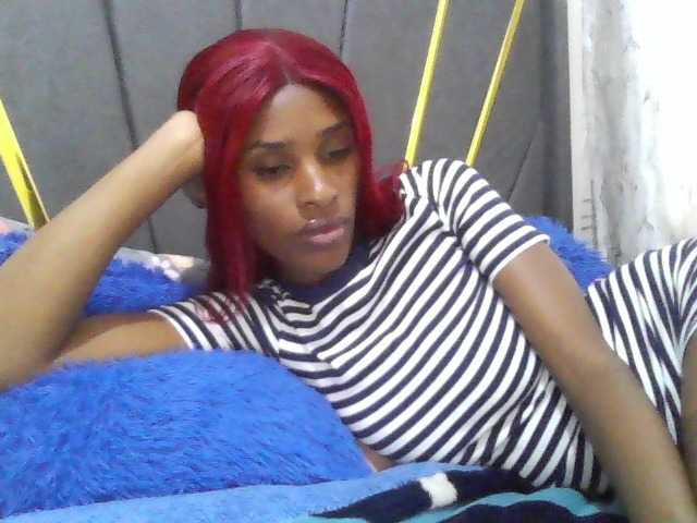 Fl0werssxoxo's BongaCams show and profile