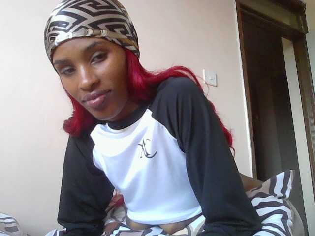 Fl0werssxoxo's BongaCams show and profile