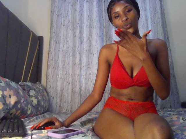 Fl0werssxoxo's BongaCams show and profile