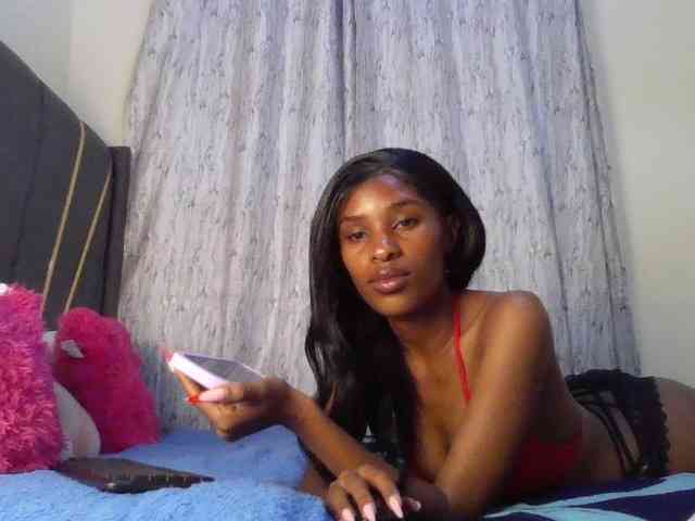 Fl0werssxoxo Live Webcam on BongaCams