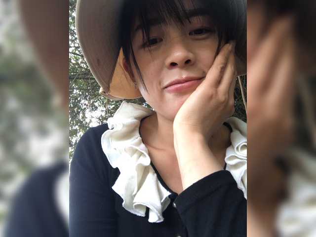 Clover6's BongaCams show and profile