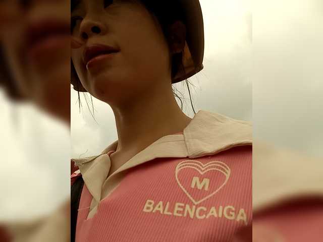 Clover6's BongaCams show and profile