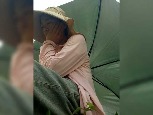 Clover6's BongaCams show and profile