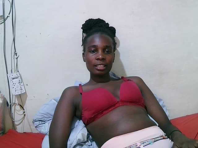 le modèle pritty-amber est en webcam porno dans un show sur le site bongacams, il possède les tags suivants: Ebony,Brunette,Trimmed