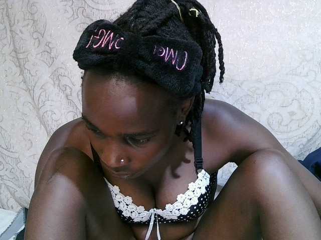 pritty-amber's BongaCams show and profile