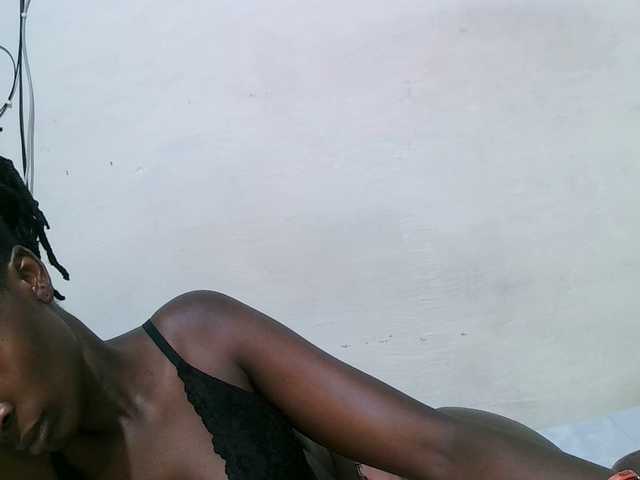 pritty-amber's BongaCams show and profile