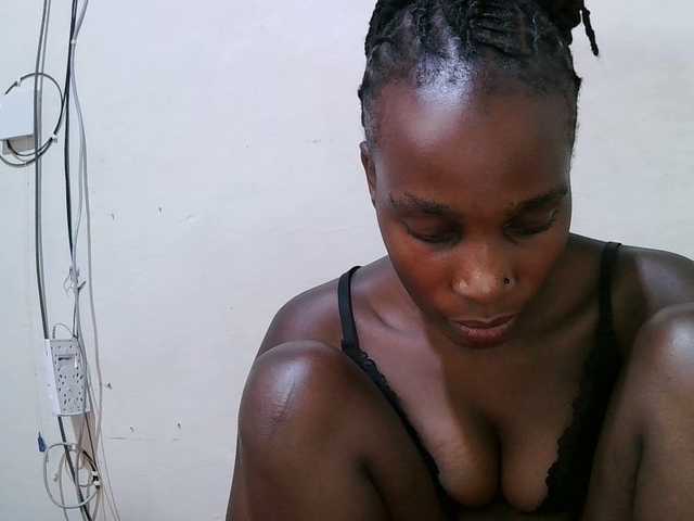 pritty-amber's BongaCams show and profile