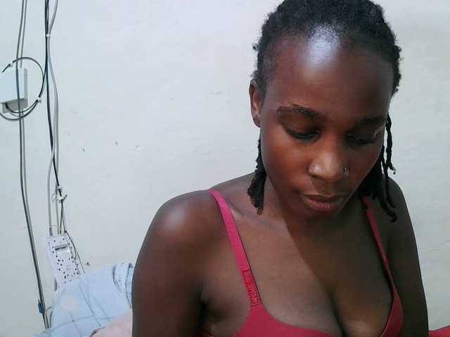 pritty-amber's BongaCams show and profile