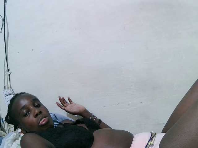 pritty-amber's BongaCams show and profile