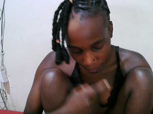 pritty-amber's BongaCams show and profile